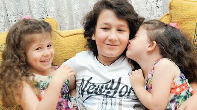 İkiz kardeşleri hayatını kurtardı