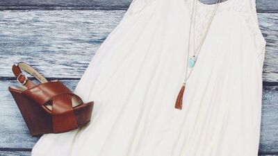 Beyaz elbiseyle ne giyilir?