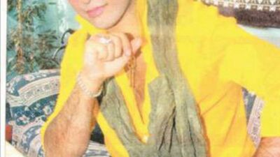 Ünlülerin ilginç pozları