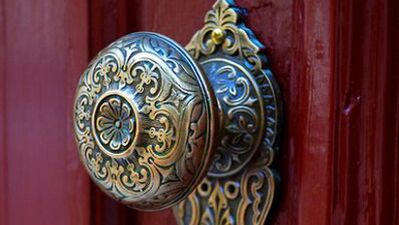 Tık tık tık... Kim o?