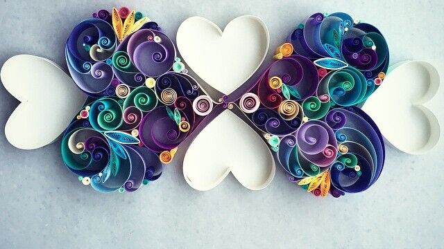 Mutluluk saçan kağıt kıvrımları...