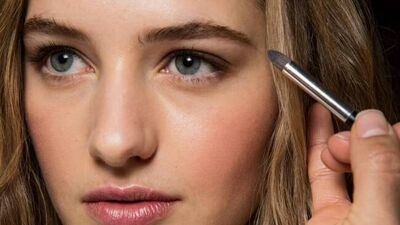 Yoksa kaşlarını hala kalınlaştırmadın mı?