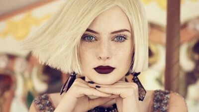 Koyu renk ruj sürmek bir iştir!