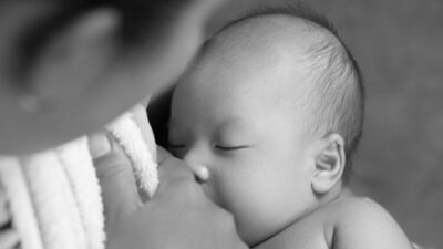 İlk 6 ay anne sütü şart!