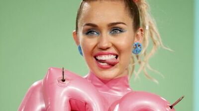 Miley Cyrus'un MTV kıyafetleri