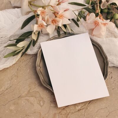 Ünlülerin düğün davetiyeleri