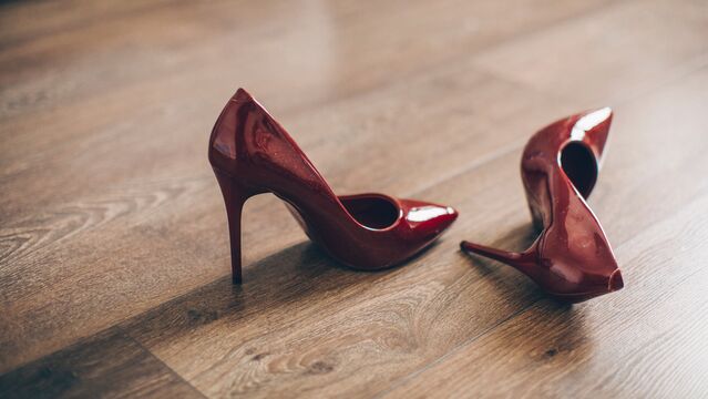 Topuklu ayakkabıyla rahat yürümenin yolları