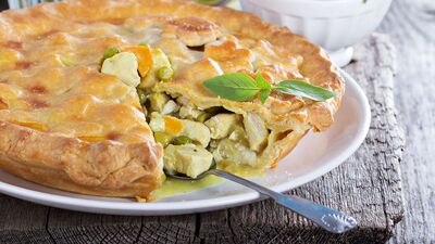 Kremalı tavuklu turta