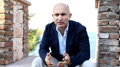 Mutluyum, mutlusun, mutlu!