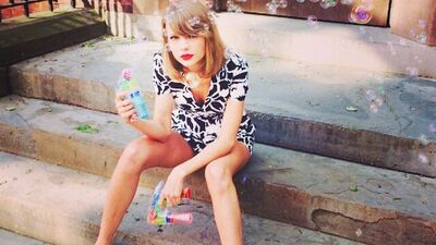 Taylor Swift sosyal medyayı salladı!