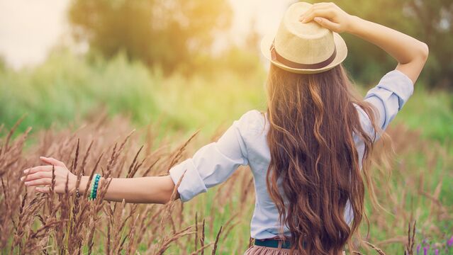 Sağlıklı saçlar için gerekli vitamin ve minareller