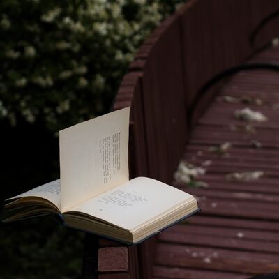 Şiirleriyle Nazım Hikmet...