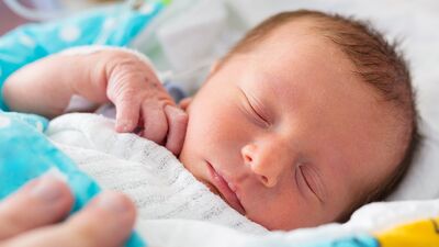 Sezaryen bile olsa doğum başlamalı