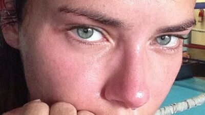 Adriana Lima'dan aşk pozu