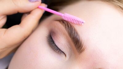 Kaşlarınızın daha gür olması için...