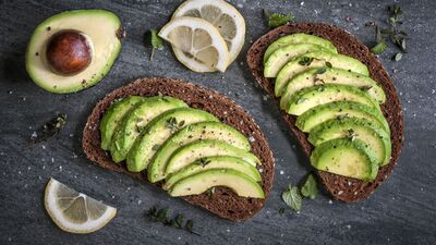 Avokado yemenin de bir adabı var!