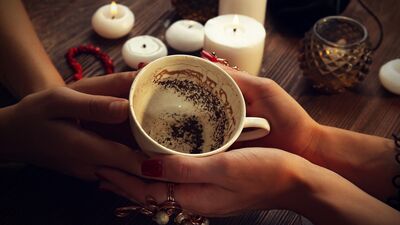 Fal sitesinin ardındaki anne-oğul hikayesi