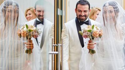 Ünlülerin evlenmesi hayatımızda neleri kolaylaştırıyor?