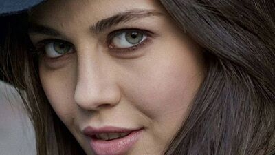 Acı Aşk dizisinin güzeli Sezgi Sena Akay