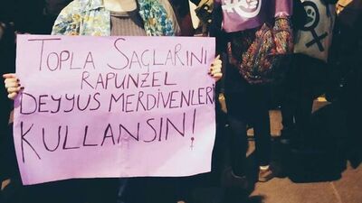 8 Mart gece yürüyüşünden afişler