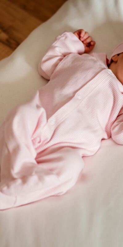 Bebekler için uyku tulumu nasıl seçilir?