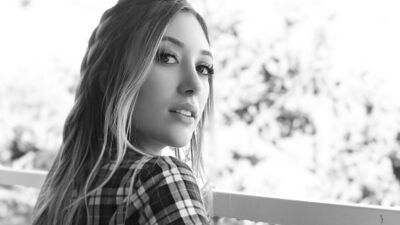 Yasmin Erbil Instagram'da neler paylaşıyor?