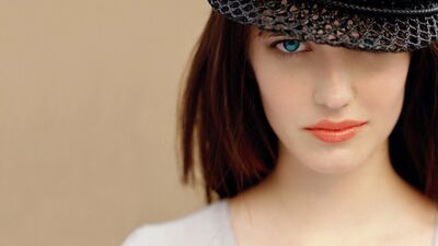 Beyaz tene yakışan saç renkleri