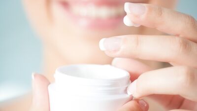 Göz çevresi kreminizi kendiniz yapın