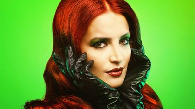 İrem Sak'ın giyim tarzı mercek altında