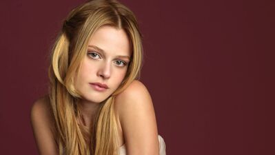 Naz Elmas'ın sosyal medyada paylaştıkları