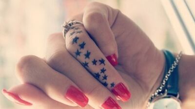 İlham verecek parmak dövmeleri