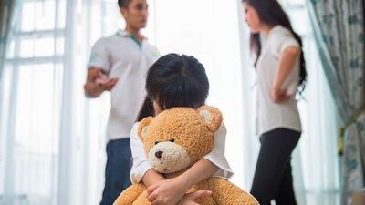 Zehirli bir ebeveynle büyüdüğünüzün 7 işareti