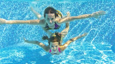 Kulaklarınızı saç kurutma makinesi ile kurutun