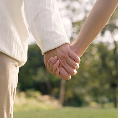 Onu sevdiğimi nasıl hissettirebilirim?