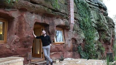 700 yaşındaki mağarayı eve çevirdi