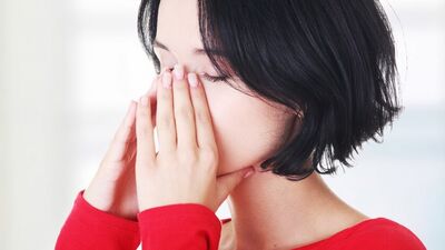 Dilinizi damağınıza bastırın ve...