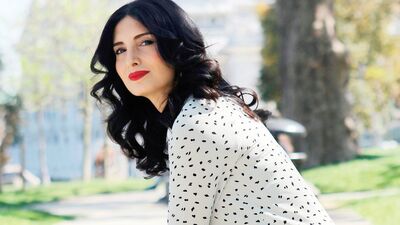 Başak Sayan: Kitap çıkarmak çocuk doğurmak gibi