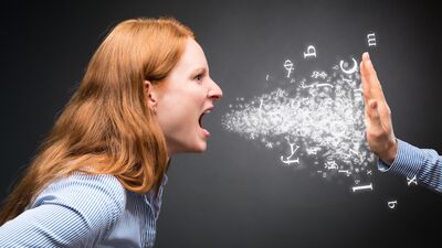 Cahil akrabalarım yüzünden çıldıracağım!