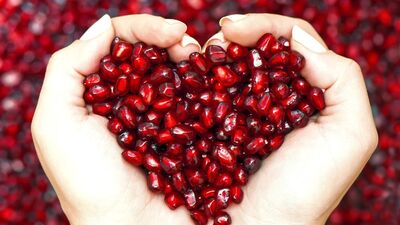 Kırışan cildinize nar suyuyla bakım yapın