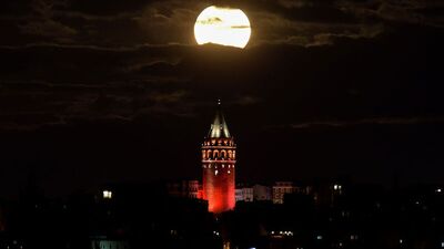 Dünyanın dört bir yanından Süper Ay