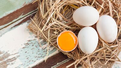 Yumurta yemeden önce rengine dikkat edin!
