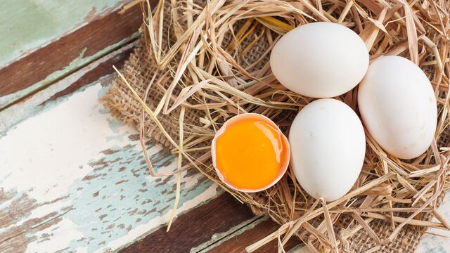 Yumurta yemeden önce rengine dikkat edin!