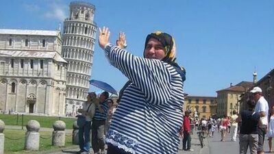 Dünya kazan Ayşe Teyze kepçe