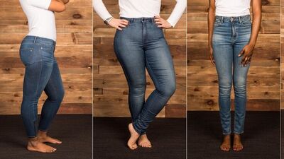 Vücutlarına uygun jean bulmaya çalışan kadınlar