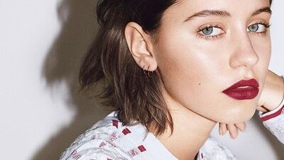 Jude Law'ın kızı model oldu