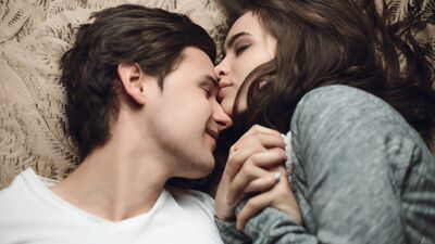 Aşkı taze tutmak için ayda beş saat yetiyor