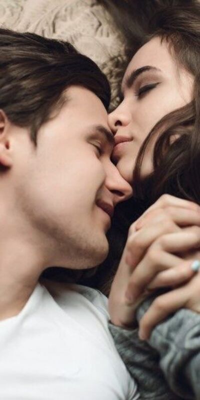 Aşkı taze tutmak için ayda beş saat yetiyor