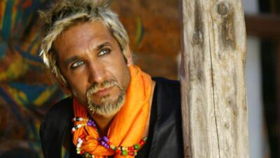 Anlarsa sahte sarışın anlar!