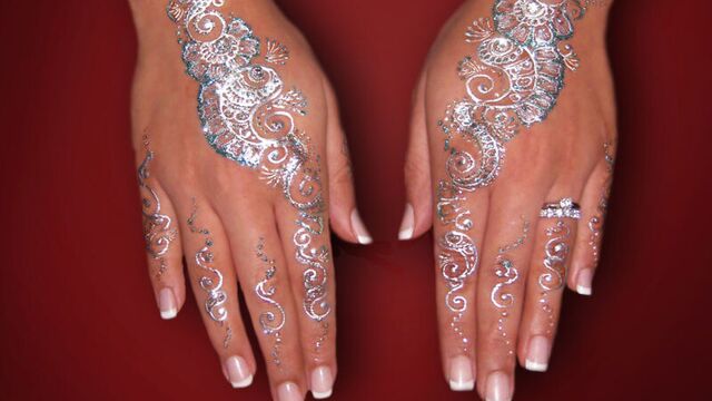 Trend: Simli hint kınası