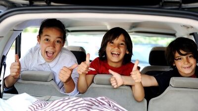 Seyahat eden annenin çantasında bulunması gereken 5 şey